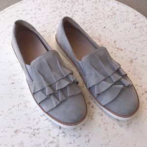 Vionic 9 Mahalo gray suede ruffle sneakers